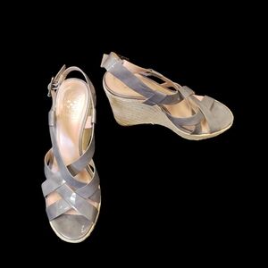Vince Camuto Hattie Overcast Patent Leather Wedge Sandals Size 9